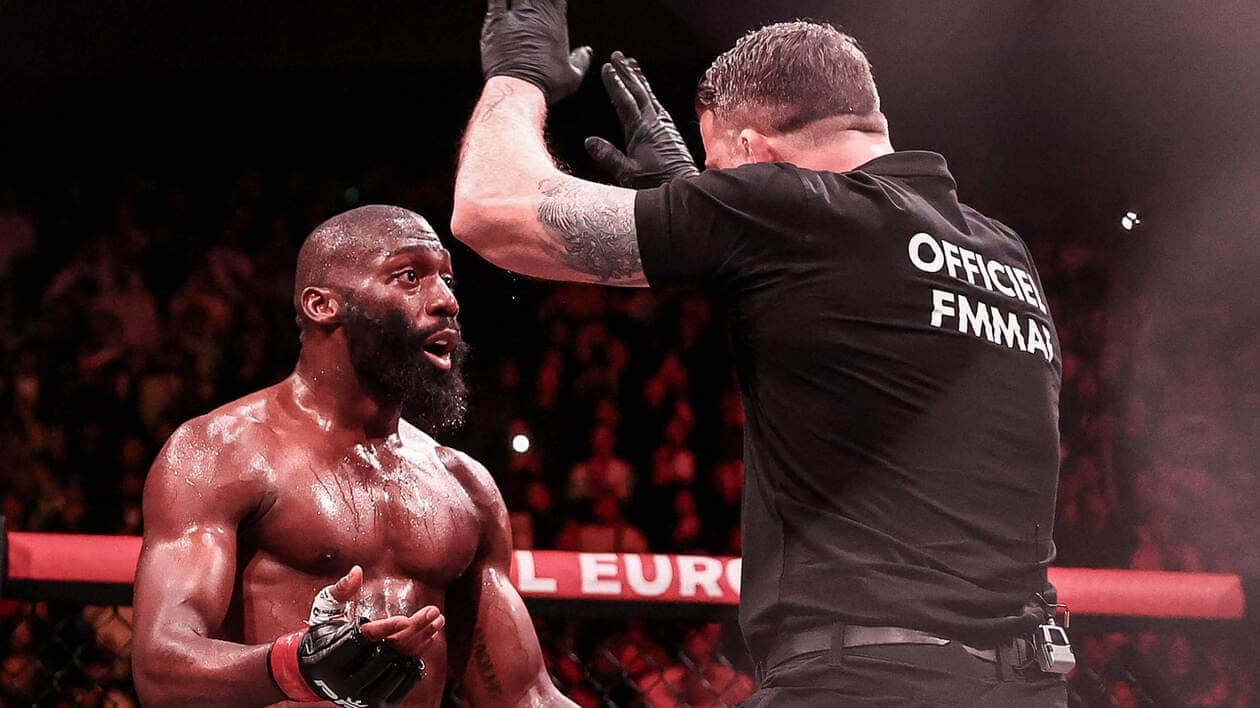 MMA : Doumbè perd face à Baki lors d'une soirée décevante pour le PFL à l'Accor Arena