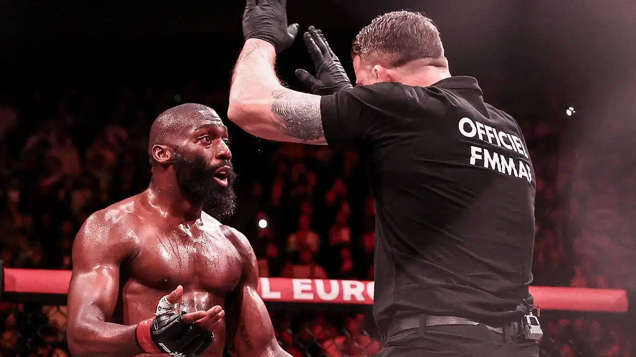 MMA : Doumbè perd face à Baki lors d'une soirée décevante pour le PFL à l'Accor Arena