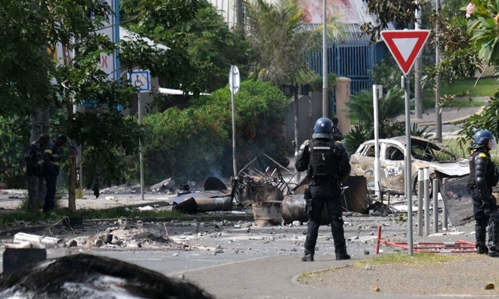 Nouvelle-Calédonie : un gendarme décédé après des violences liées à une réforme électorale