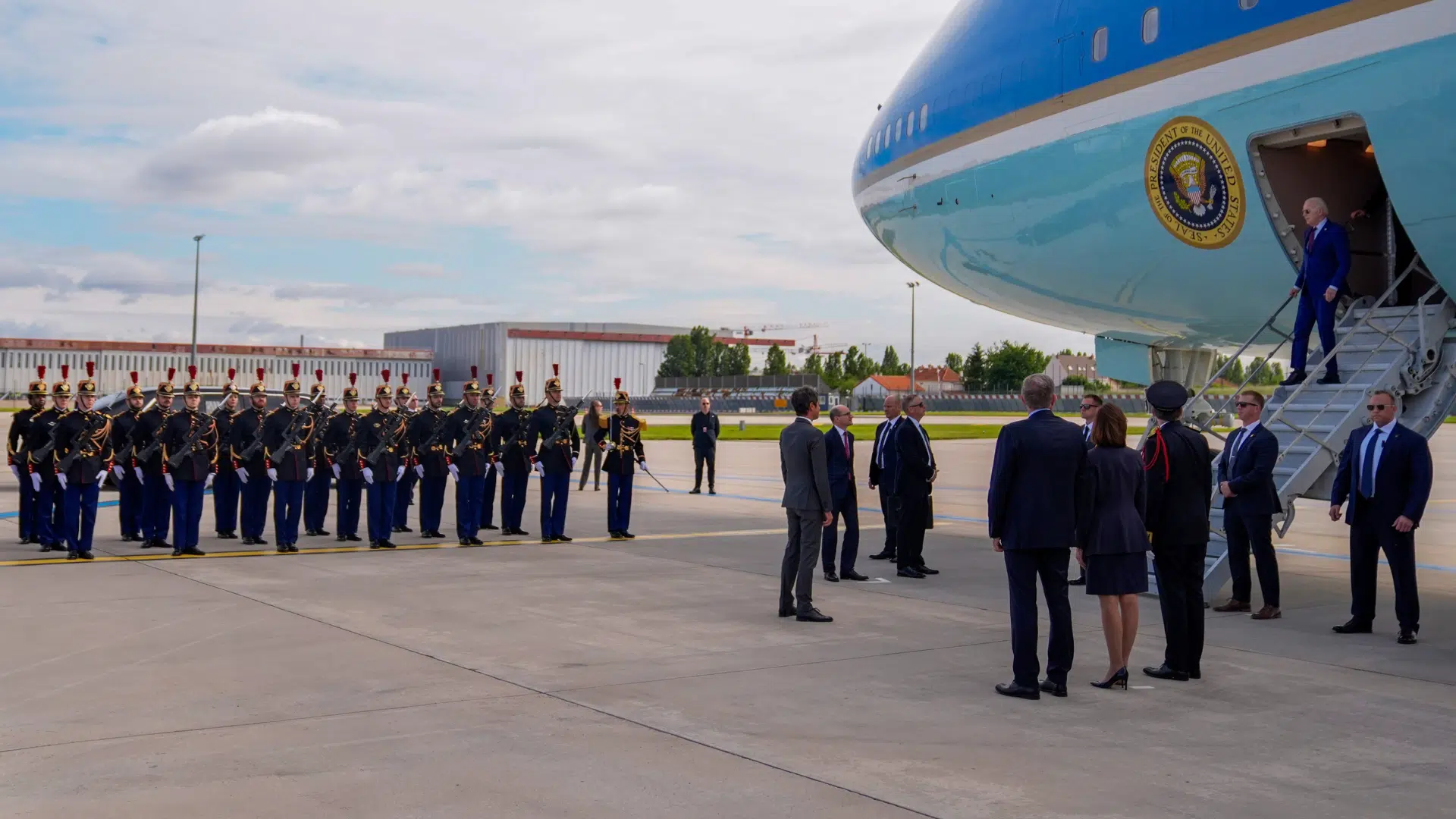 Joe Biden en France pour commémorer le Débarquement et renforcer l'unité occidentale
