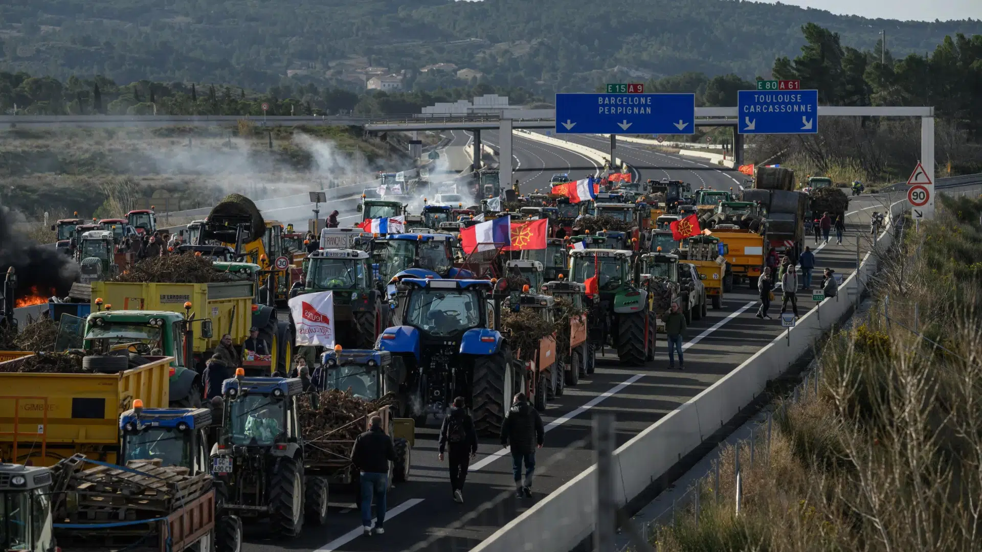 Les agriculteurs lèvent les barrages aux frontières après une mobilisation historique