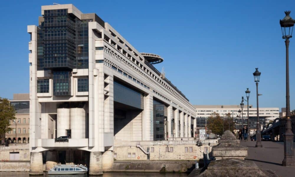 Dette : L’agence de notation Standard & Poor’s abaisse la note de la France de AA à AA −