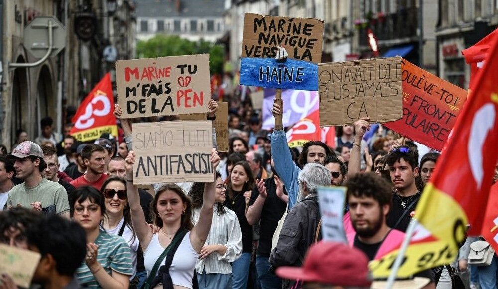 La manifestation contre l'extrême droite réunit 640 000 personnes selon la CGT, 217 000 selon les autorités