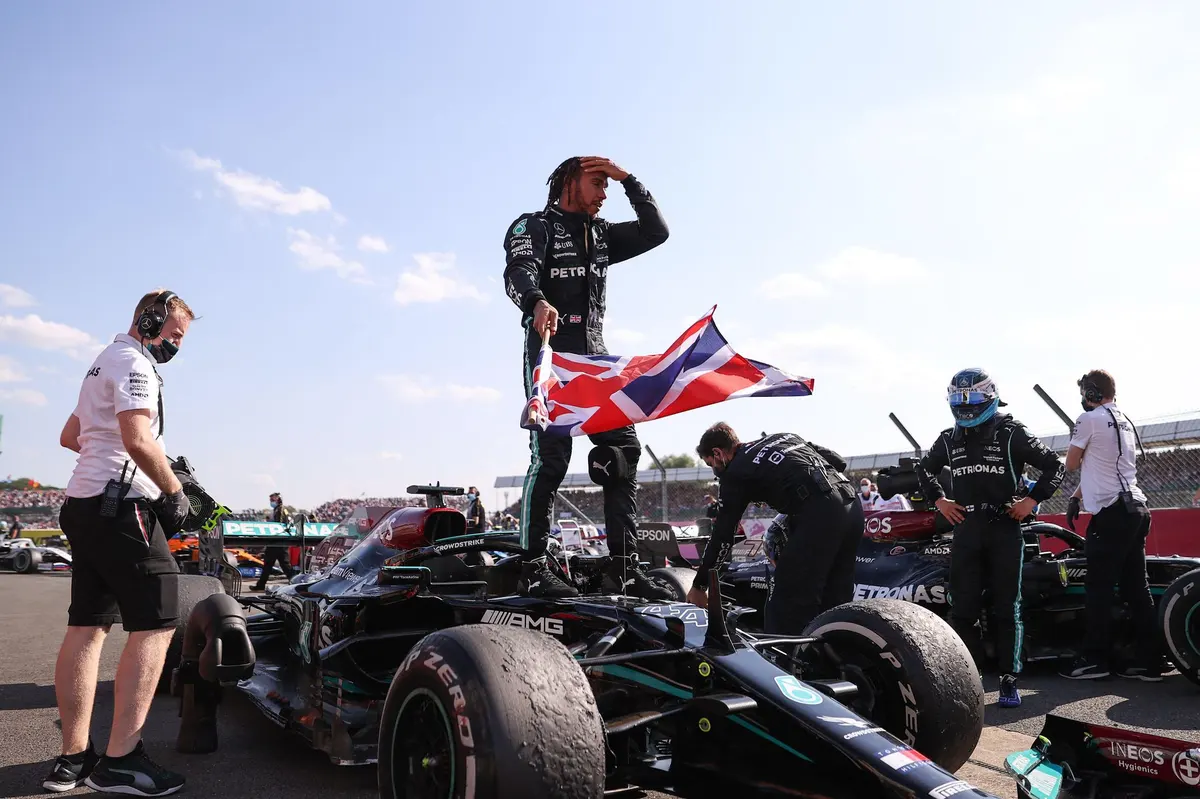 F1 - GP de Grande-Bretagne : Lewis Hamilton triomphe sous la pluie