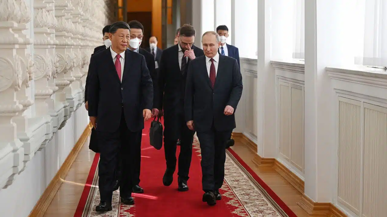 Xi et Poutine prônent un monde "multipolaire" pour être du "bon côté de l'Histoire"