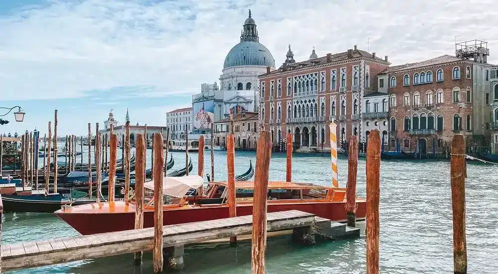 Italie : la taxe pour un séjour à Venise va doubler pour certains voyageurs