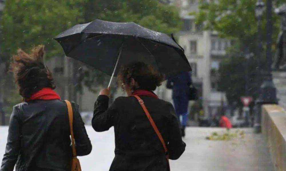 Tempête Kirk : 30 départements en vigilance orange pour pluie et vent