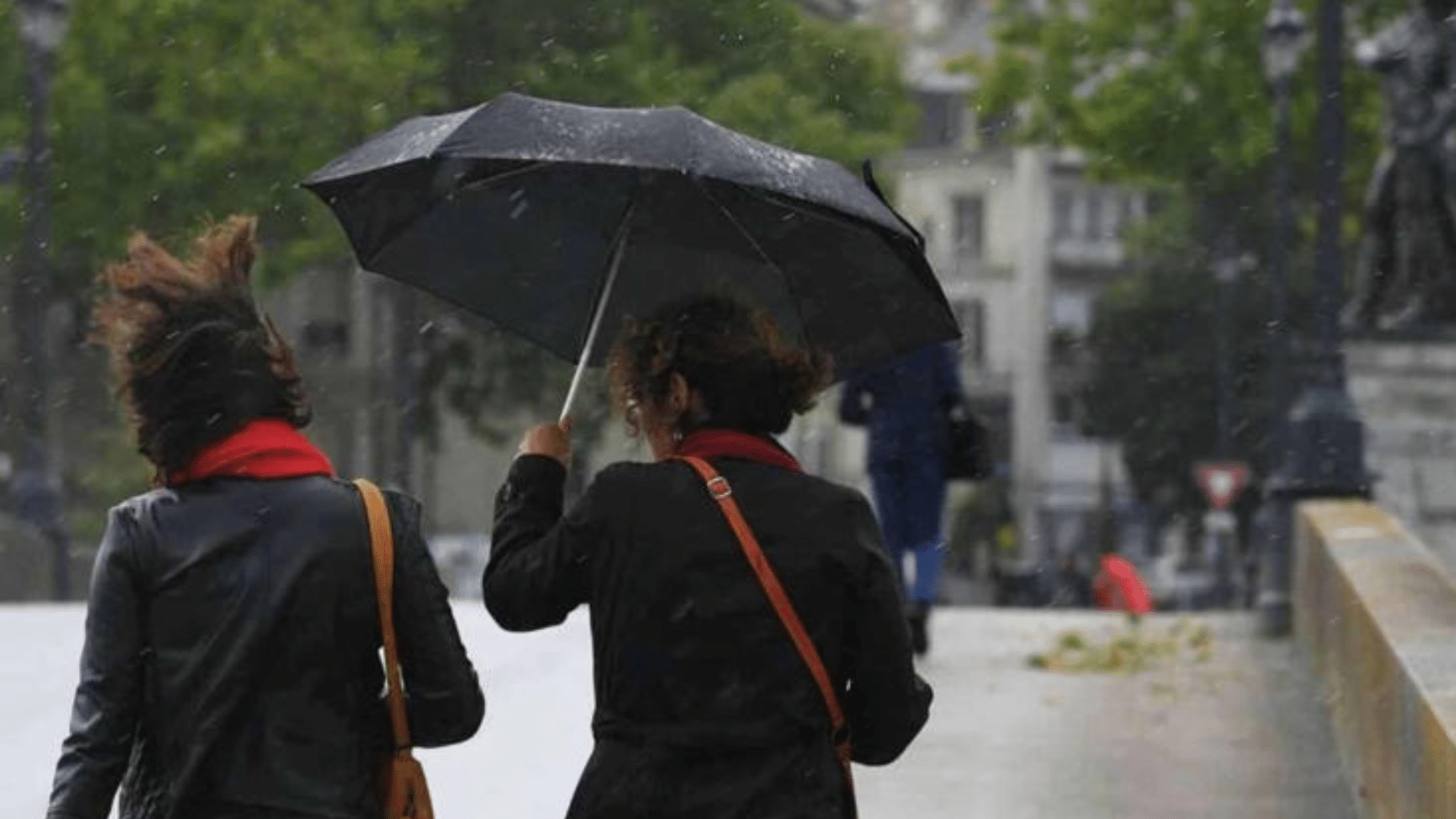 Tempête Kirk : 30 départements en vigilance orange pour pluie et vent