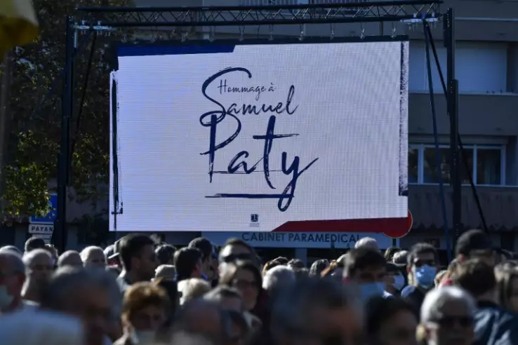 Hommage national pour Samuel Paty et Dominique Bernard : une minute de silence dans les établissements scolaires