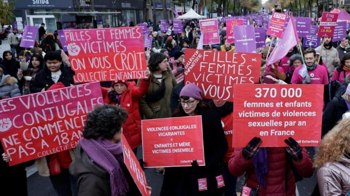 Violences faites aux femmes: en plein procès Mazan, de nombreux rassemblements en France