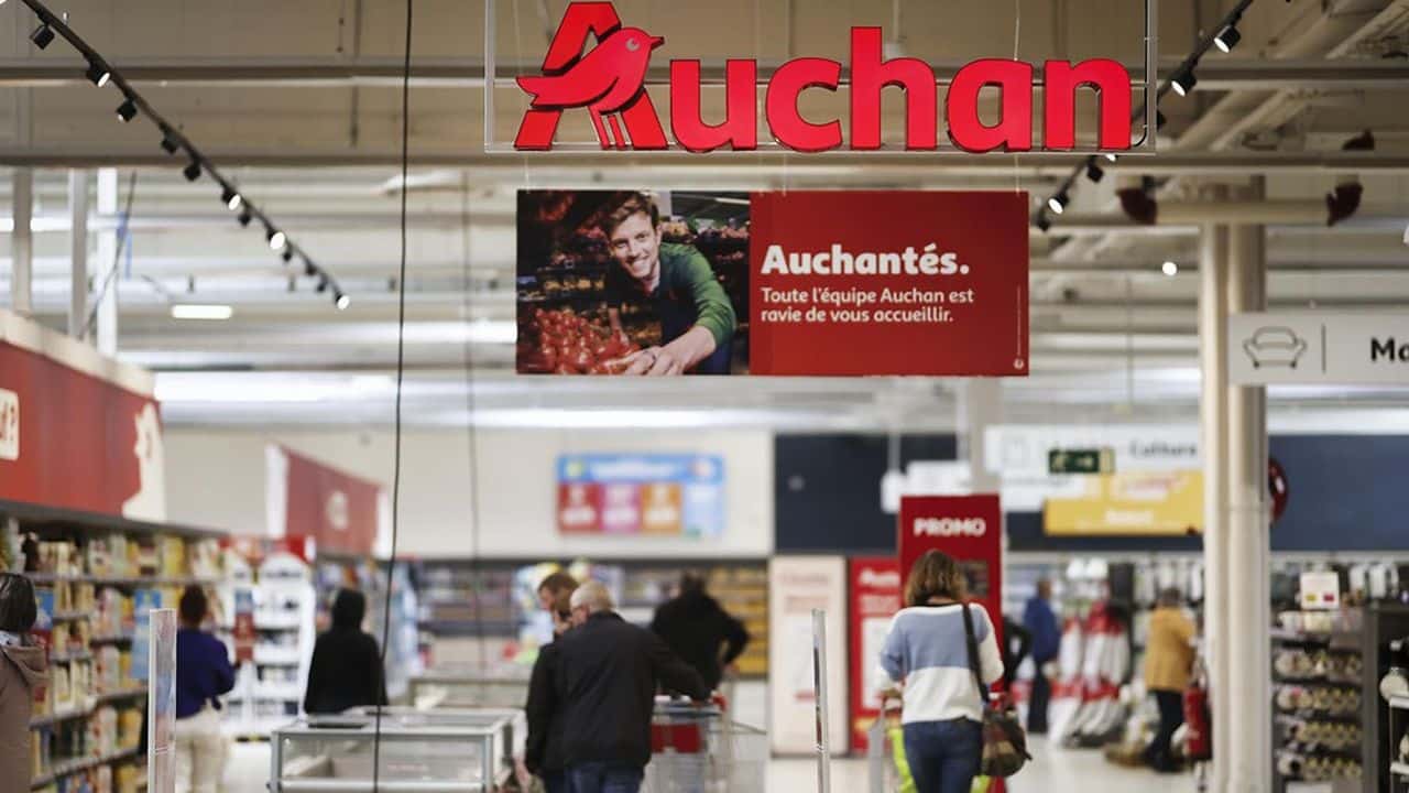 Auchan annonce 2 389 suppressions de postes pour relancer sa croissance