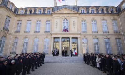 Une minute de silence pour "entourer les Mahorais" après le cyclone dévastateur à Mayotte