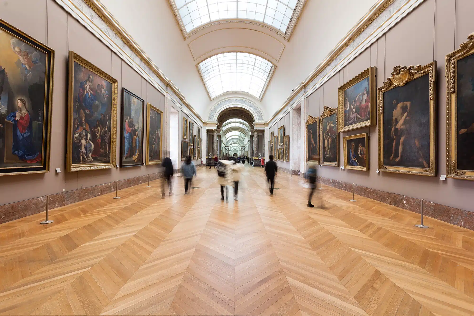 Le musée du Louvre trop vétuste : l’Etat doit-il voler à son secours ?