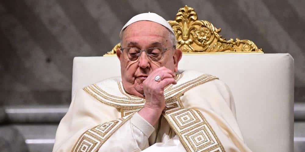 Le pape François toujours hospitalisé : son état de santé reste préoccupant