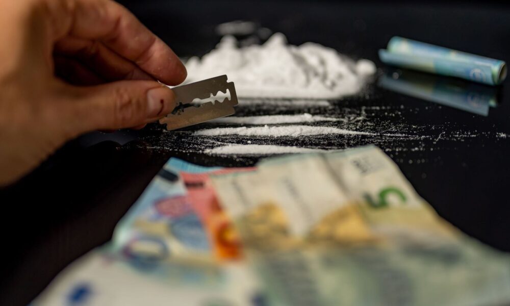 Narcotrafic: 110 morts et explosion des saisies de cocaïne en France en 2024