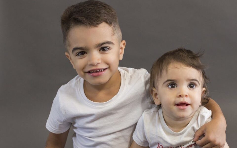 Une cagnotte pour deux frères atteints d’une maladie rare récolte plus d’un million d’euros