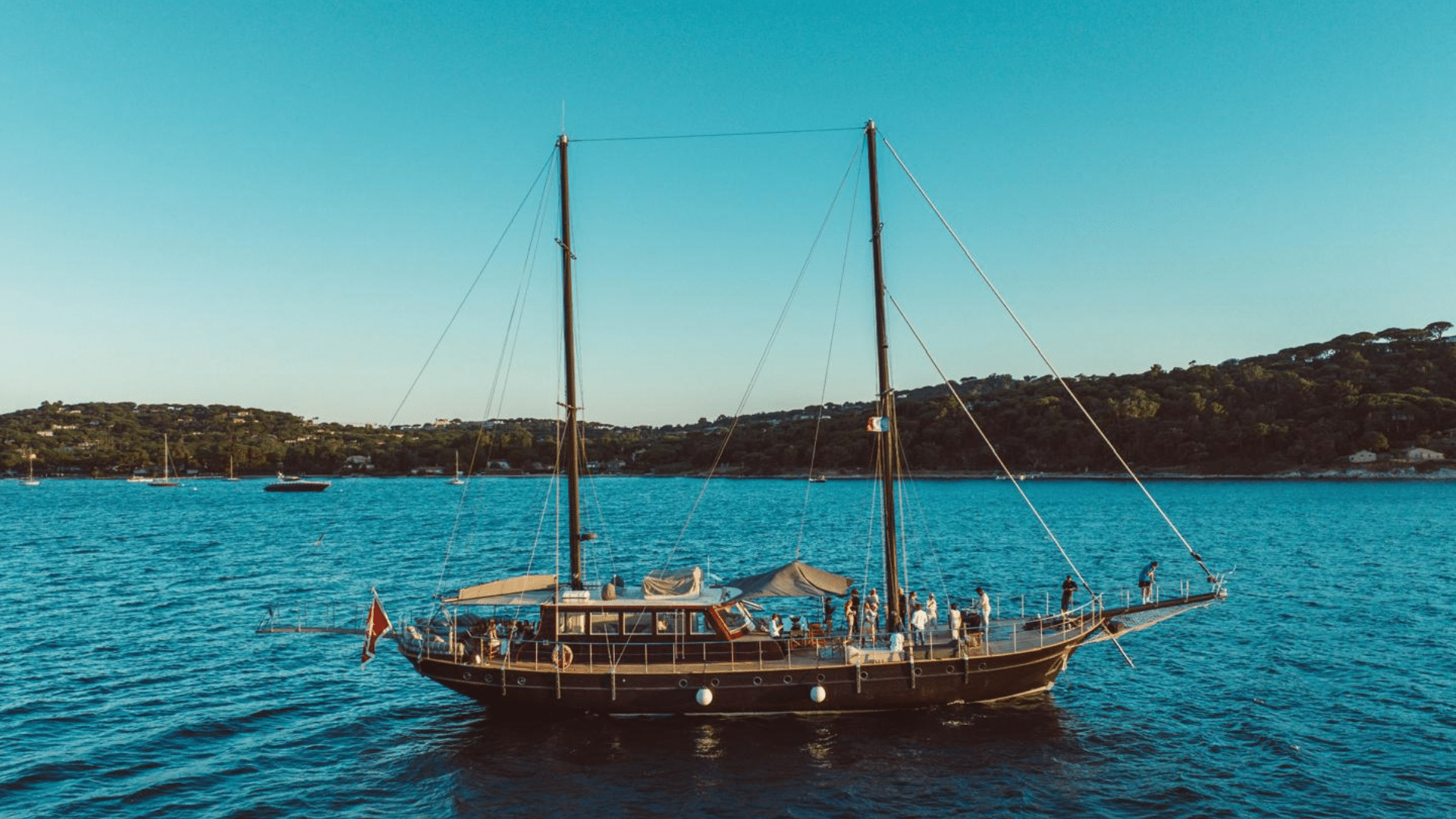 Sète Des huîtres, un yacht et un DJ pour une soirée hors du temps