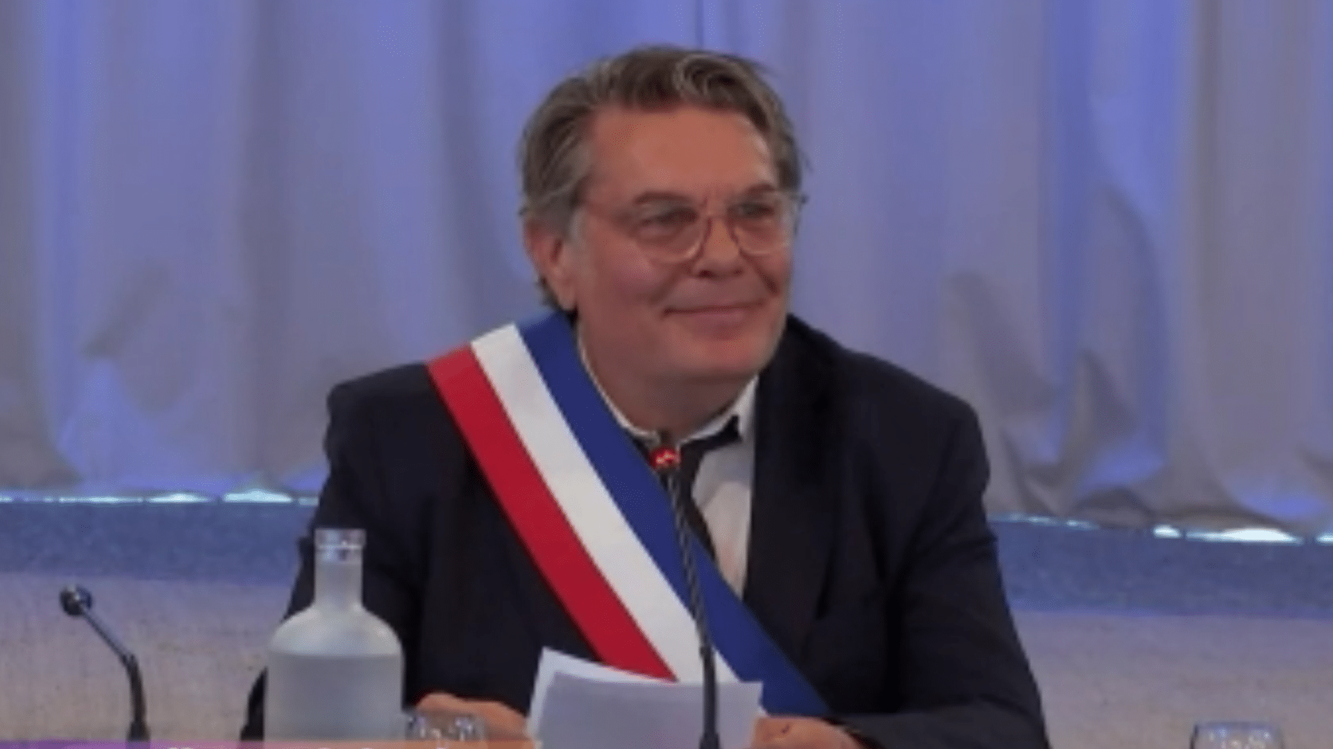 Sète – Hervé Marquès officiellement élu maire dans une salle bondée et sous tension