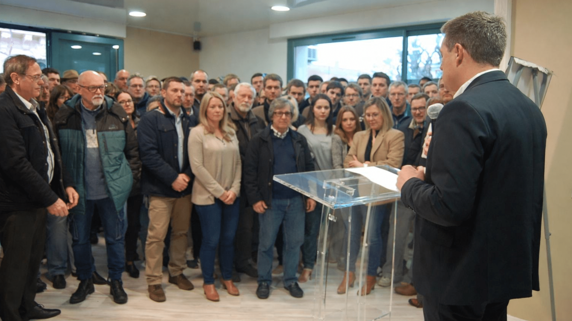 Frontignan Thibaut Cléret Villagordo inaugure sa permanence et précise les axes de son projet municipal