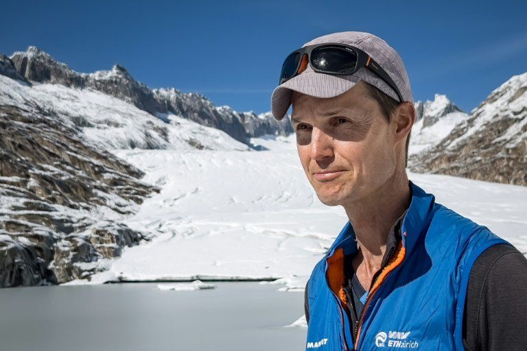 Les glaciers alpins fondent trois mois plus tôt que prévu, un signal d'alarme pour la planète