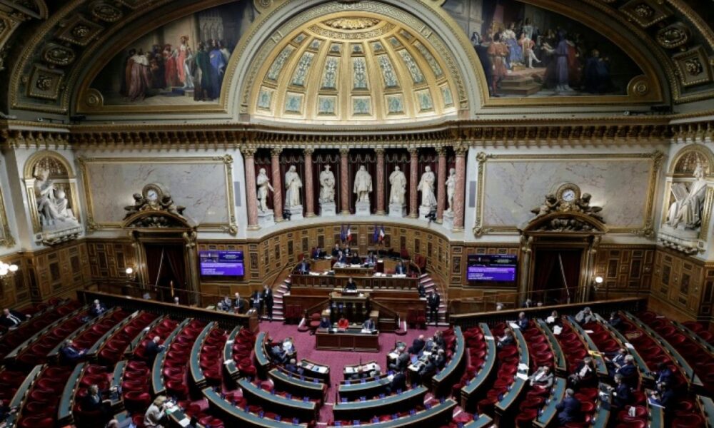 Le 1er-Mai au travail boulangers et fleuristes autorisés la réforme qui fâche revient au Sénat
