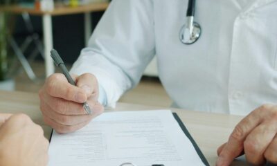 Pas le choix, la Sécu serre la vis sur les arrêts maladie