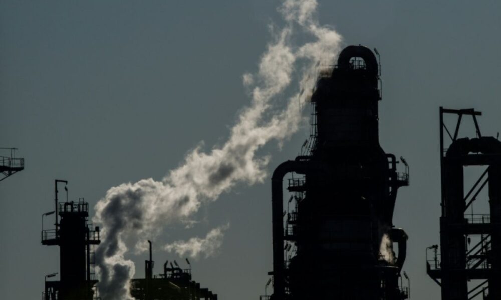 La France réduit ses émissions de gaz à effet de serre plus vite que prévu, mais le compte à rebours s'accélère