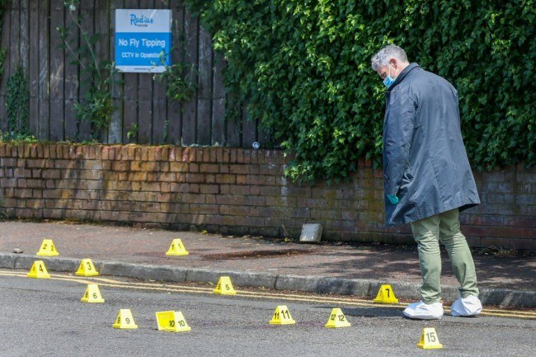 Belfast s'embrase après une agression au couteau