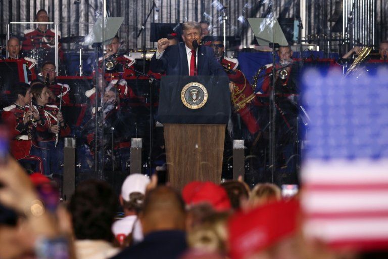 Trump fait de l'anniversaire des États-Unis son meeting personnel
