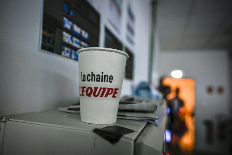 Un papa « inutile » à l’accouchement, une journaliste privée d’antenne