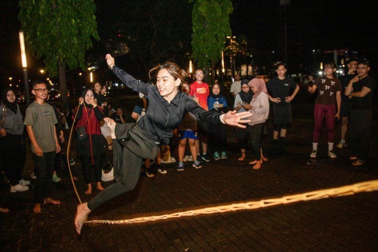 À Jakarta, des adultes retrouvent l'enfance pour décompresser