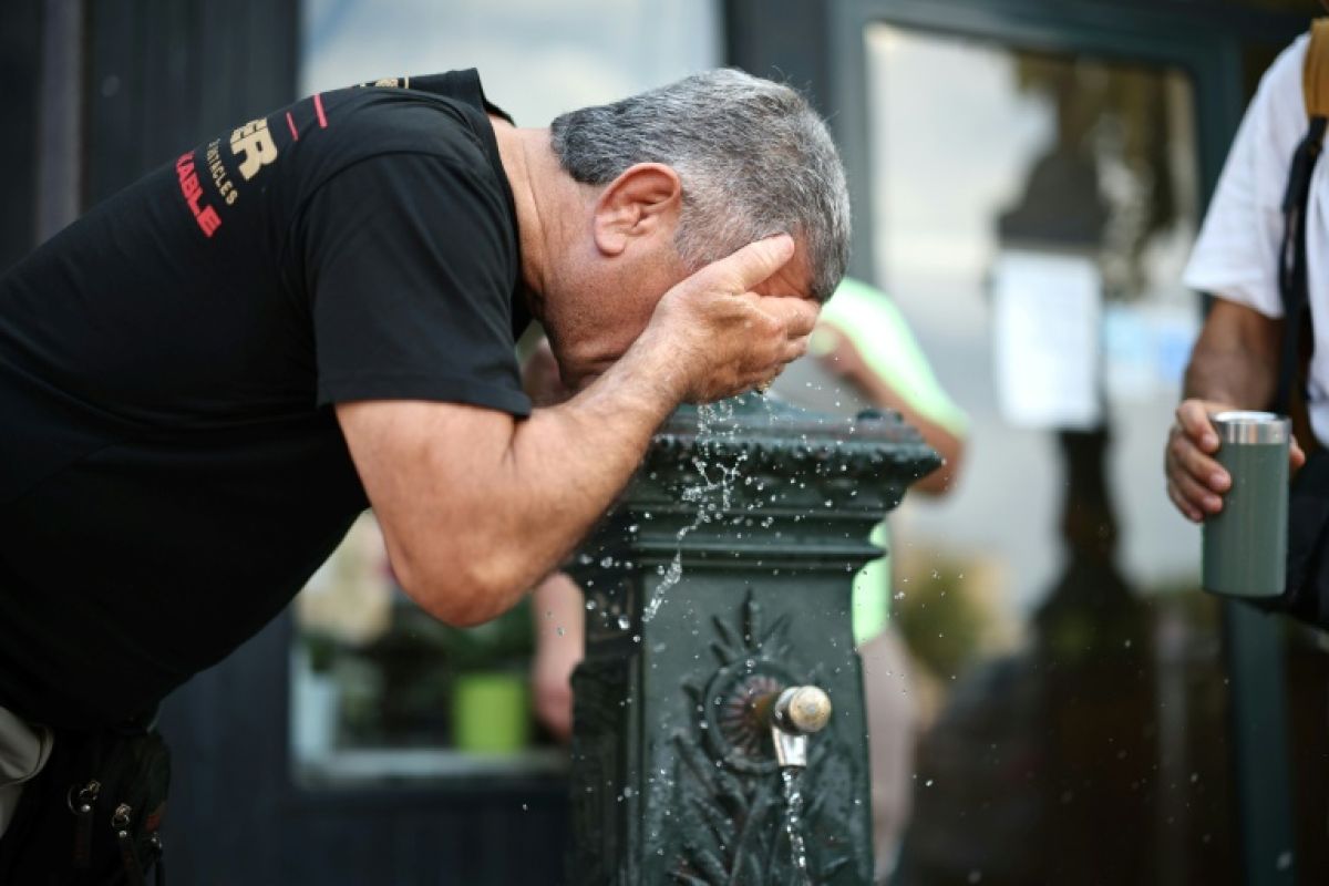 La canicule étouffe la France et menace la Fête de la musique