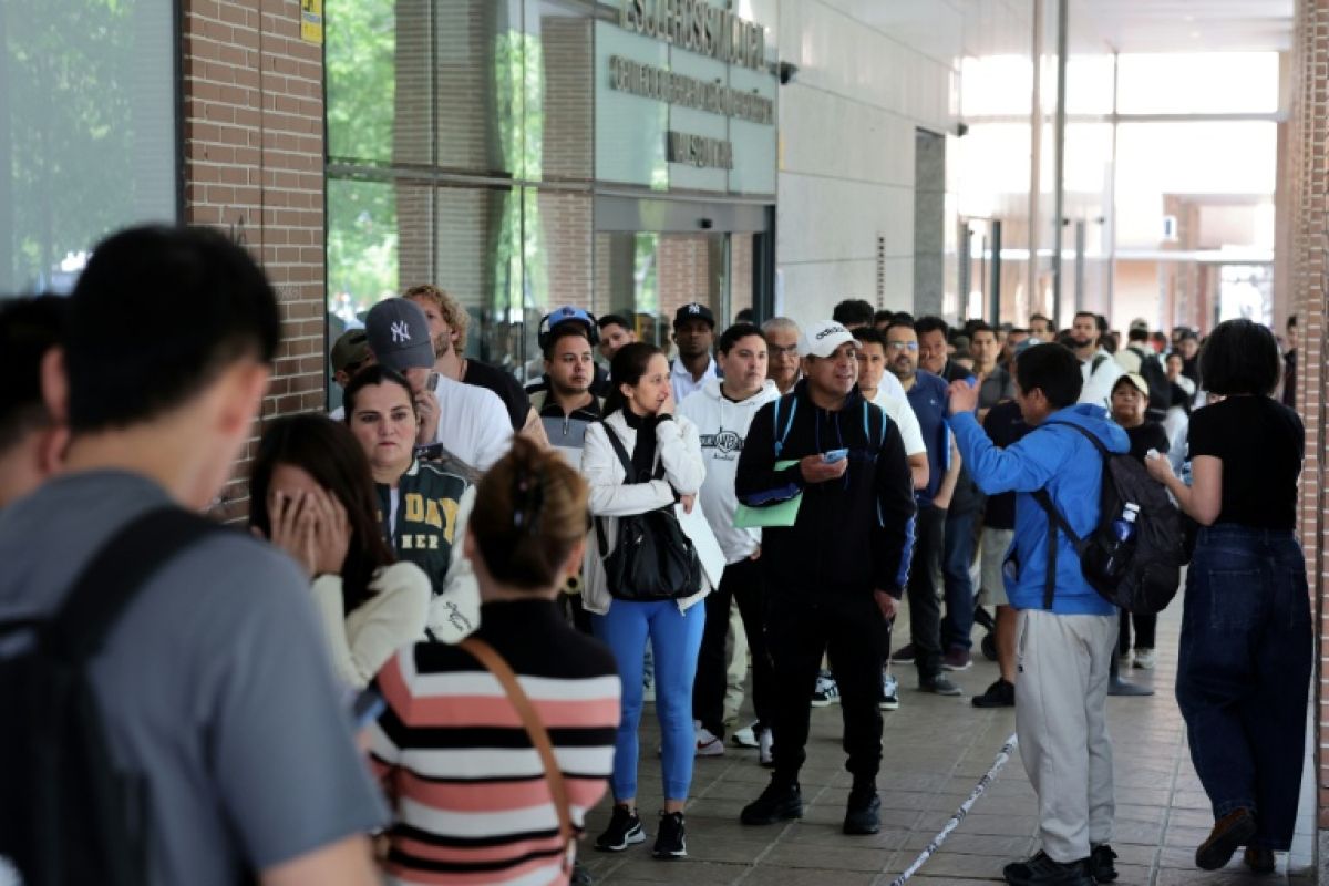 L'Espagne ouvre une porte inespérée à un million de travailleurs sans papiers