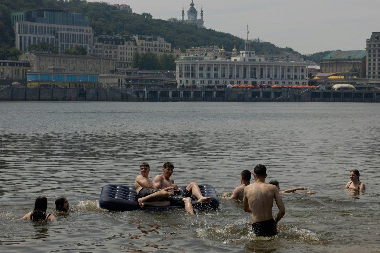 Kiev suffoque ses plages comme un refuge sous les bombes