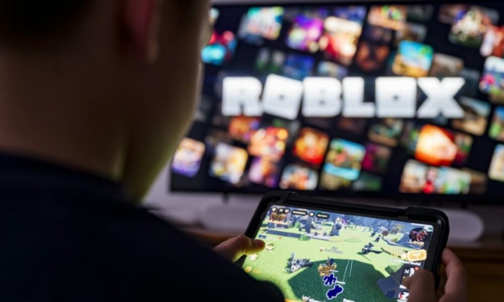 Roblox cartonne chez les enfants mais inquiète les autorités
