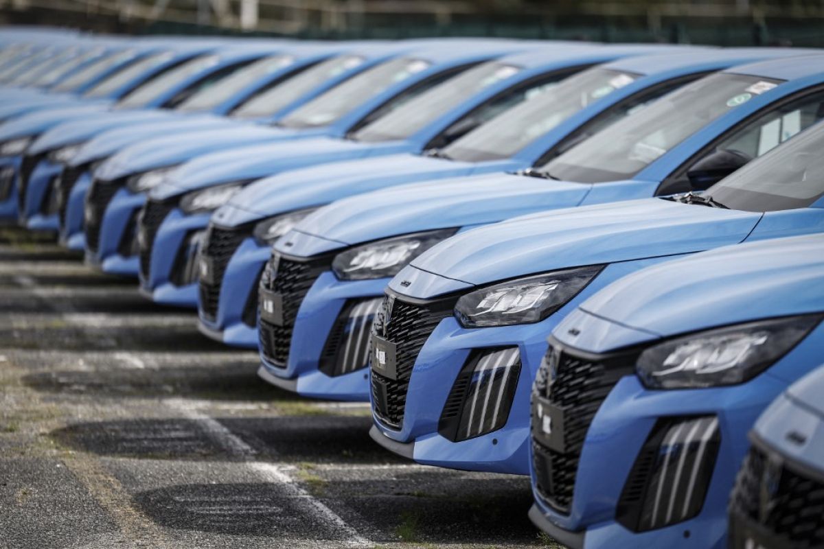 Les voitures électriques atteignent 20% du marché européen, l'essence dégringole