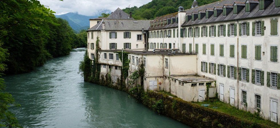 La fermeture du collège Bétharram acte la fin d'un symbole, pas des souffrances