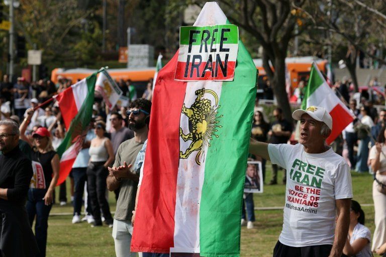 Los Angeles la diaspora iranienne veut transformer les matchs du Mondial en tribune politique