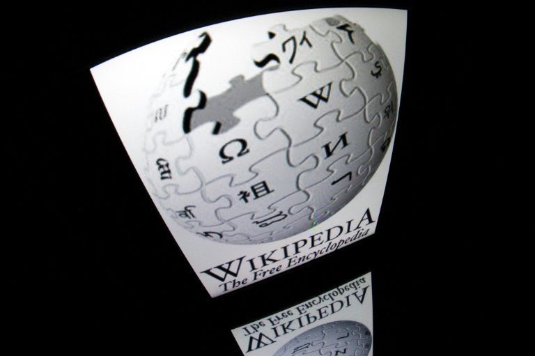 Wikipédia ferme la porte à l'IA pour écrire ses articles, mais laisse la machine veiller sur les oubliés
