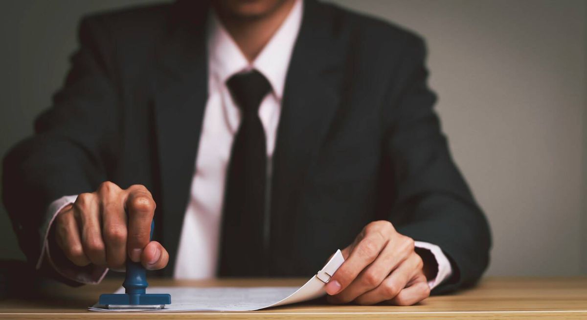 Un achat immobilier et soudain un faux notaire vous réclame de l'argent comment déjouer ces pièges
