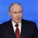Kiev frappe les raffineries russes, les stations-service de Moscou saturent