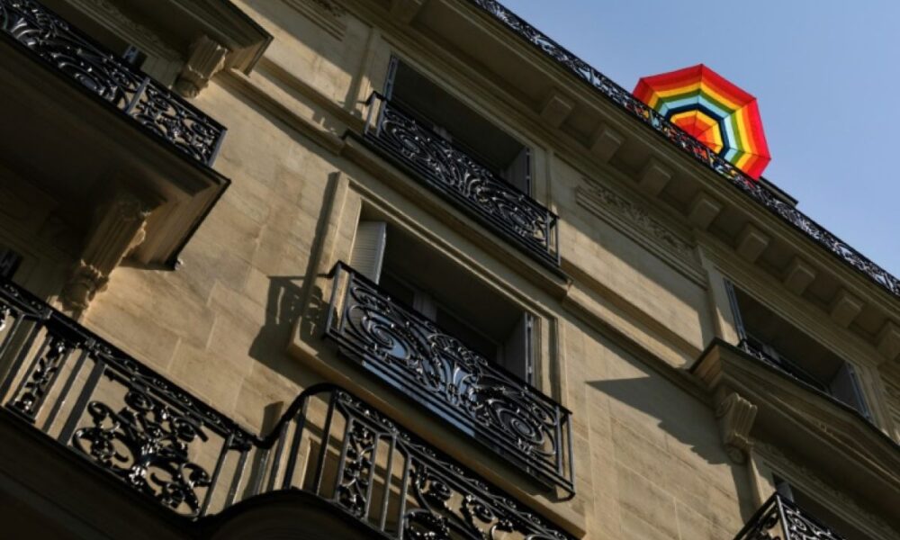 Paris suffoque mais invente ses propres refuges
