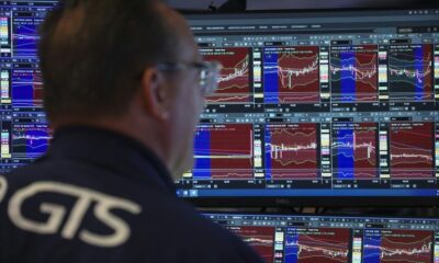 Wall Street clôture en douceur, les semi-conducteurs boudés