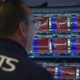 Wall Street clôture en douceur, les semi-conducteurs boudés