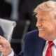 Trump signe un accord avec l'Iran depuis le château de Versailles