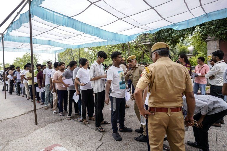 Deux millions d'étudiants en médecine repassent l'examen dans une Inde en colère