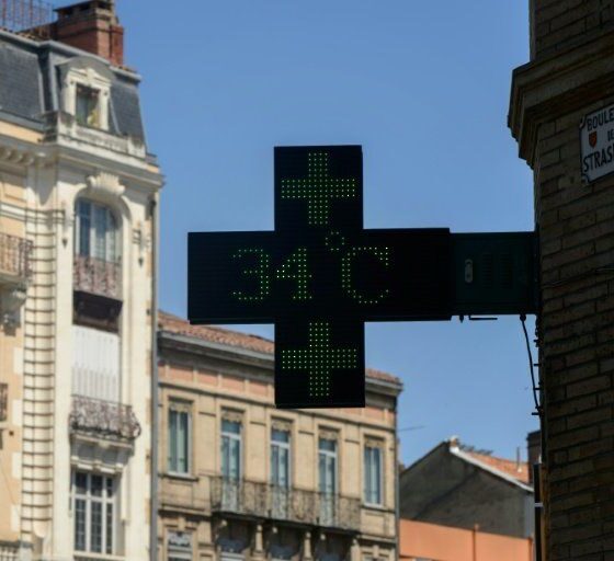 La France suffoque et les trains s’arrêtent