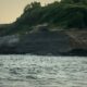 Un pan de falaise s'effondre sur des plongeurs à Biarritz les secours cherchent toujours un disparu