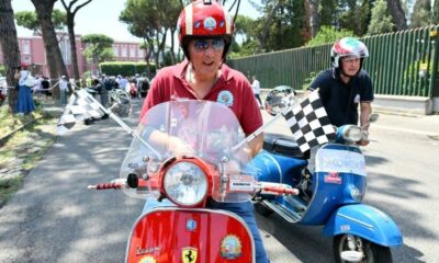 80 bougies et des milliers de guêpes motorisées dans Rome