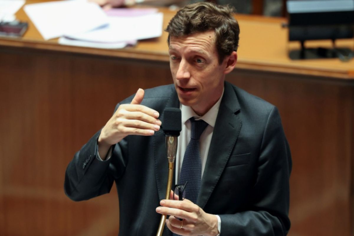 Brevet sous canicule le gouvernement passe en force et les syndicats s'indignent
